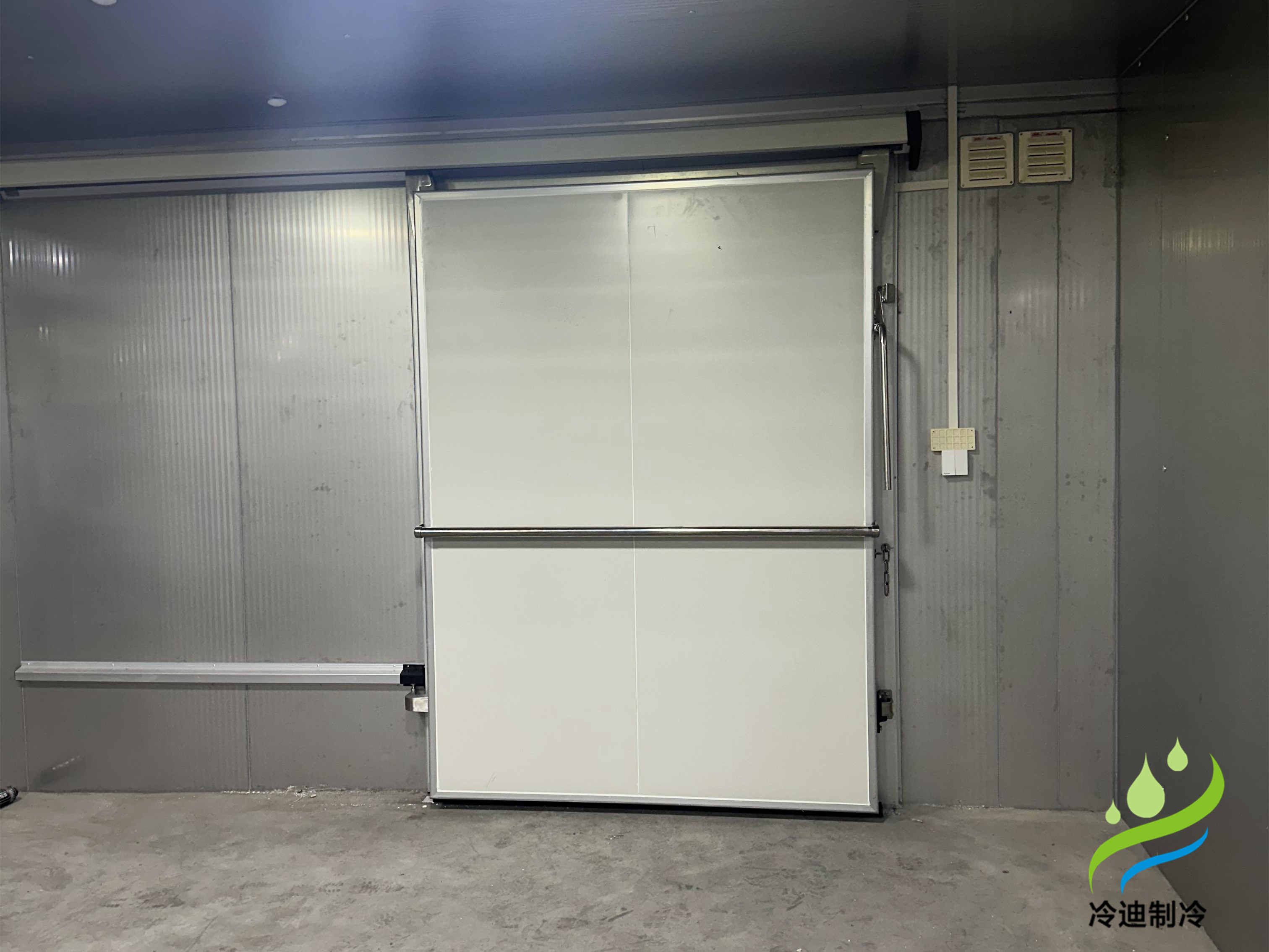 蓋一個冷庫大概要多少錢一平方？